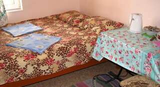 Гостевой дом Comfort 25 Судак Улучшенный трехместный номер-1