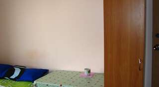 Гостевой дом Comfort 25 Судак Улучшенный четырехместный номер-1